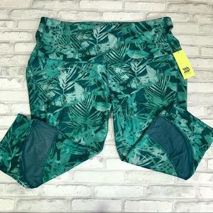 All in Motion Women’s Plus Size Green Contour High-Waisted Capri Leggings